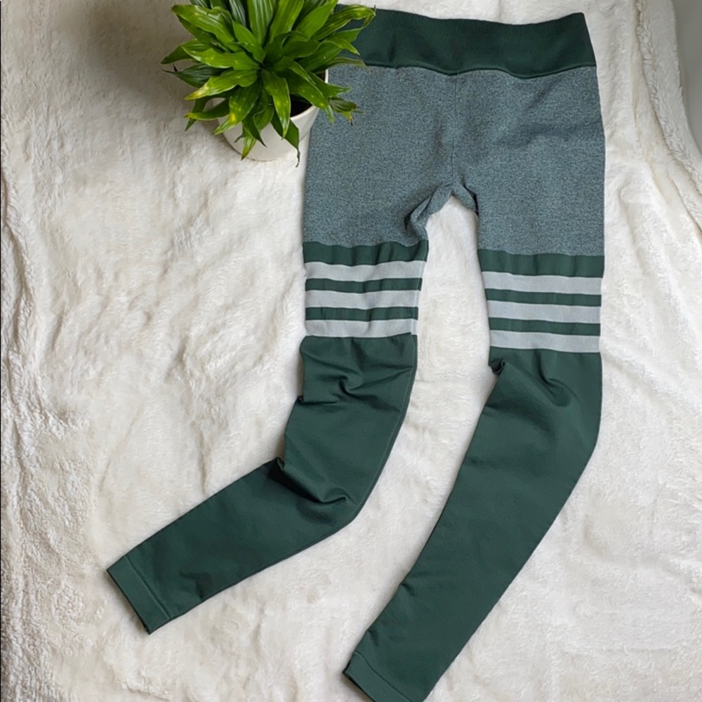 🤩💚 Triple Striped Legging